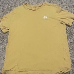 Nike Men's Mustard Short Sleeve Tee